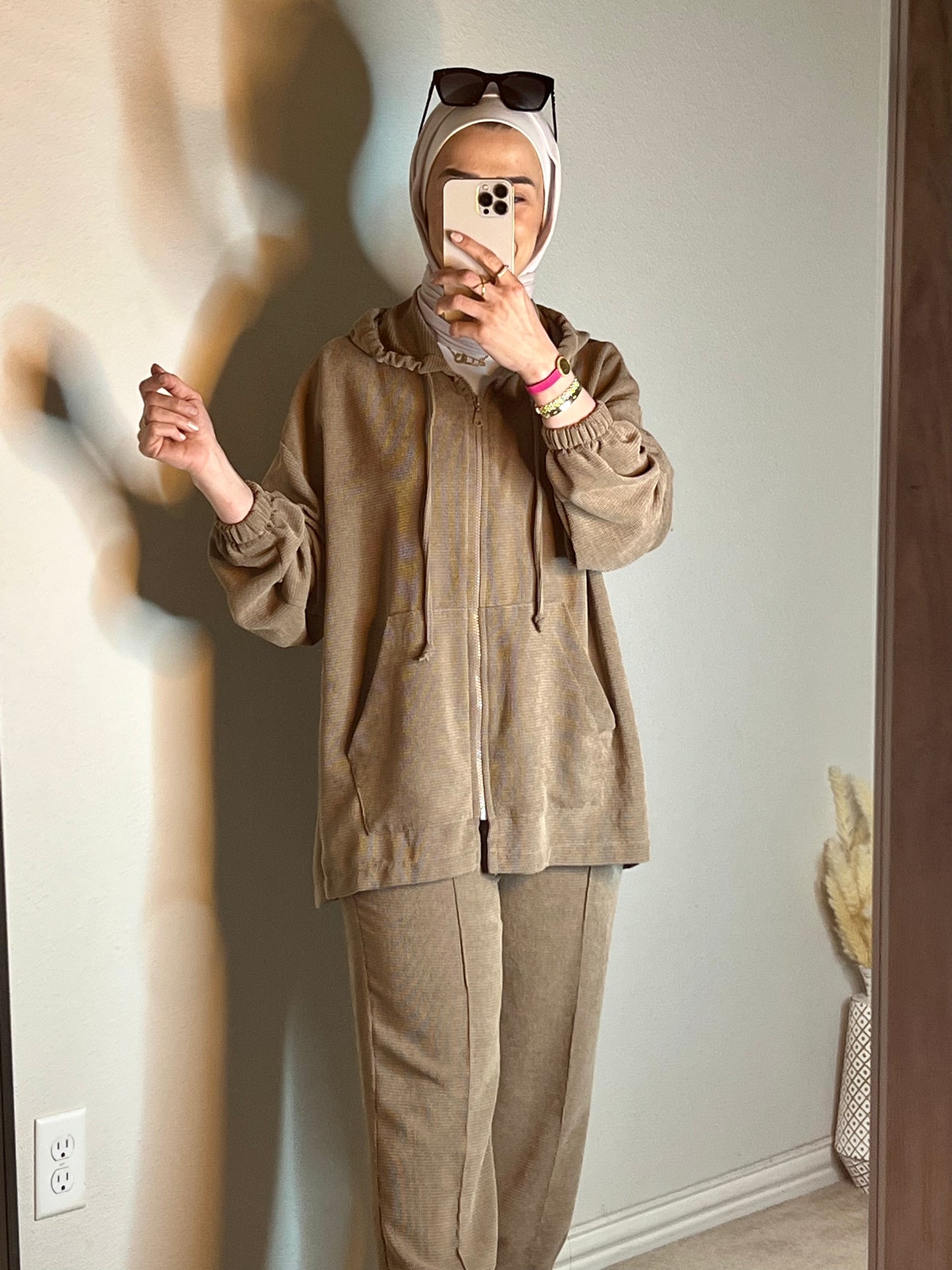 Casual hooded beige suit